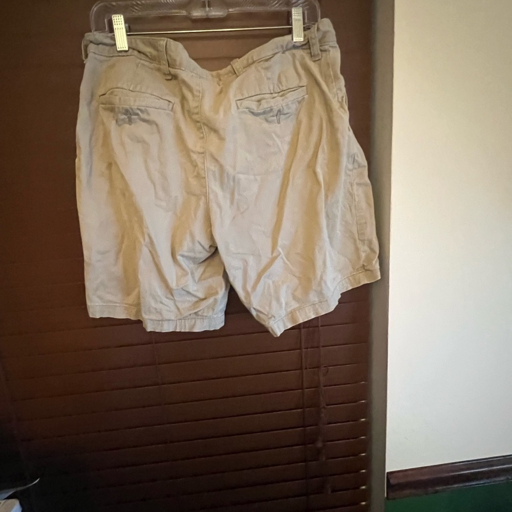 Men’s shorts - Picture 2 of 2